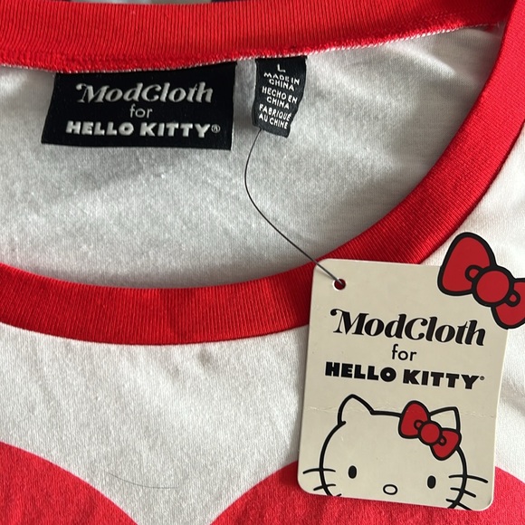 🔹 Hello Kitty x ModCloth Rainbow Heart Ringer Tee - Picture 3 of 4